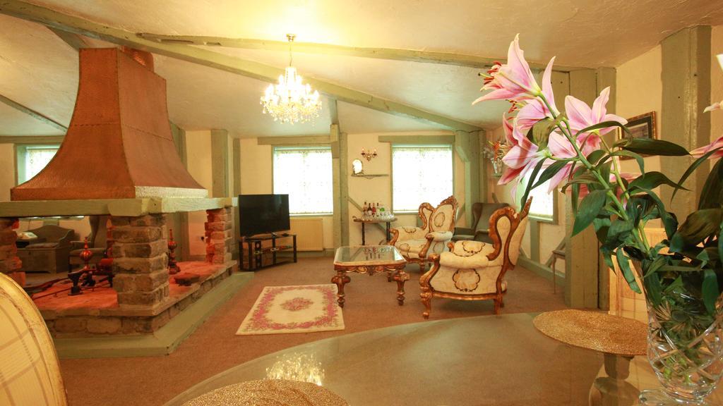 The Edge Accommodation Huddersfield Eksteriør billede