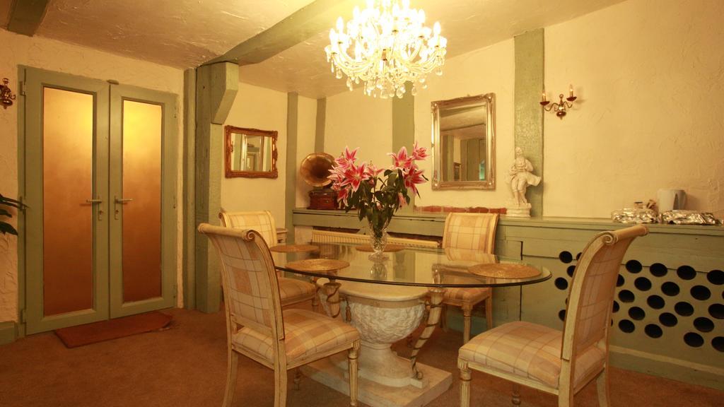 The Edge Accommodation Huddersfield Eksteriør billede
